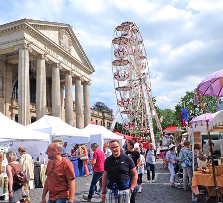Hessens Metropole ist Tourismus-, Event- und Kongress-Stadt mit ausgezeichneten Job-Chancen in diesen Bereichen. © massow-picture
